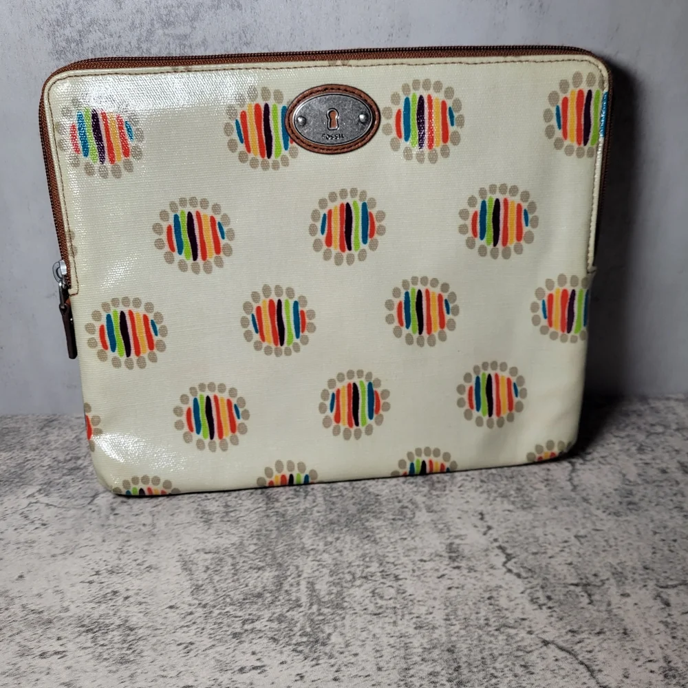 Fossil Key-Per Cosmetic Case Clutch Bag Coated Canvas Rainbow Print Tablet iPad